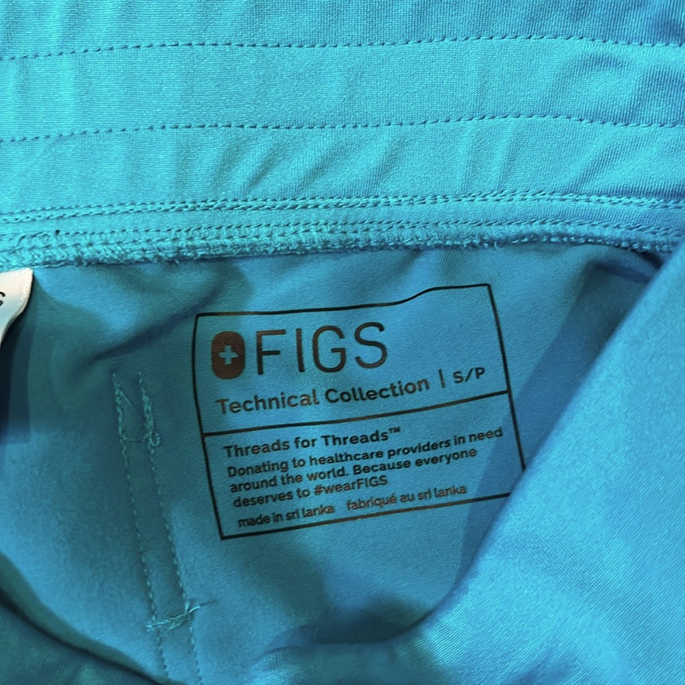Barely worn Figs jogger pants